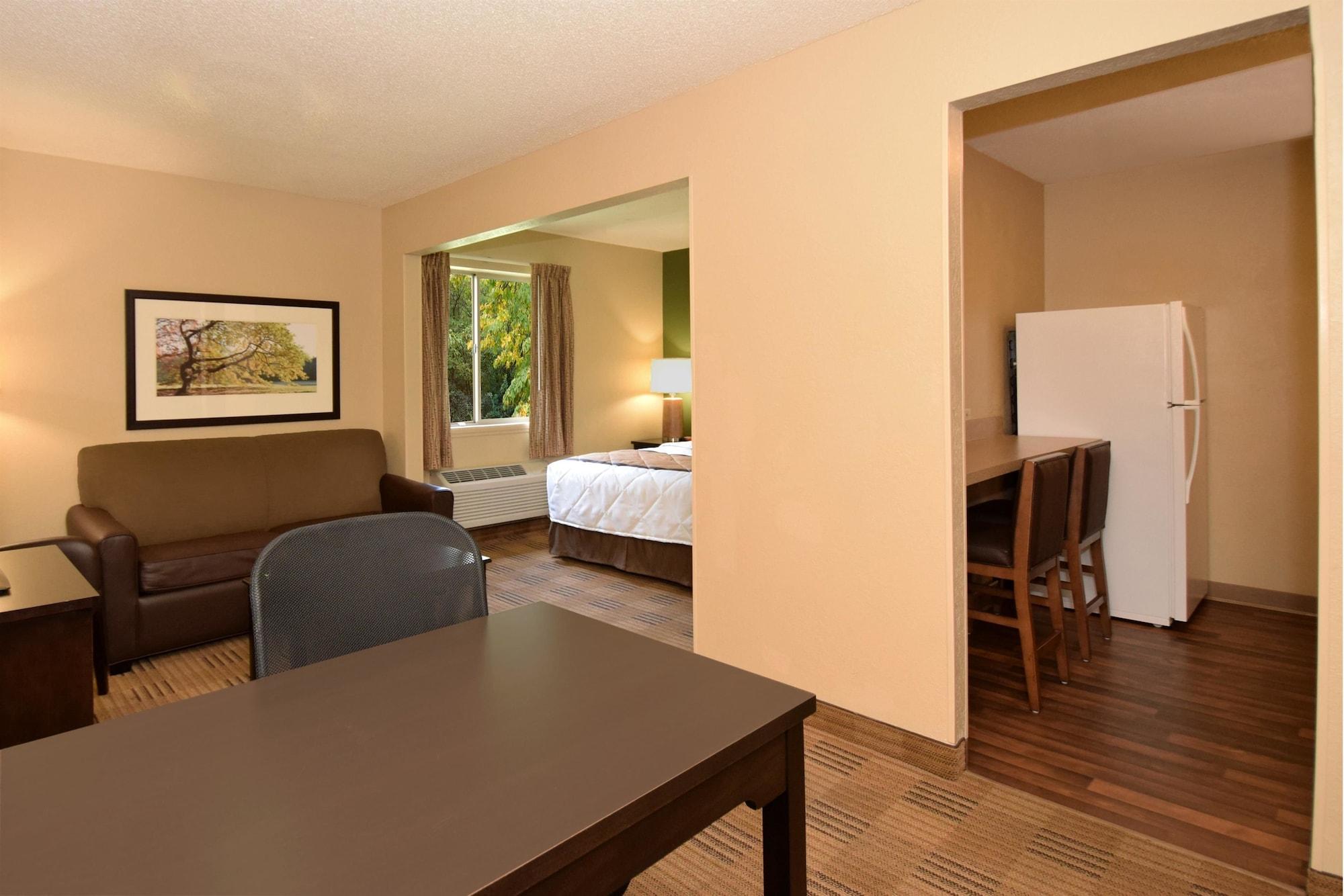 Extended Stay America Select Suites - Rockford - State Street Exteriér fotografie