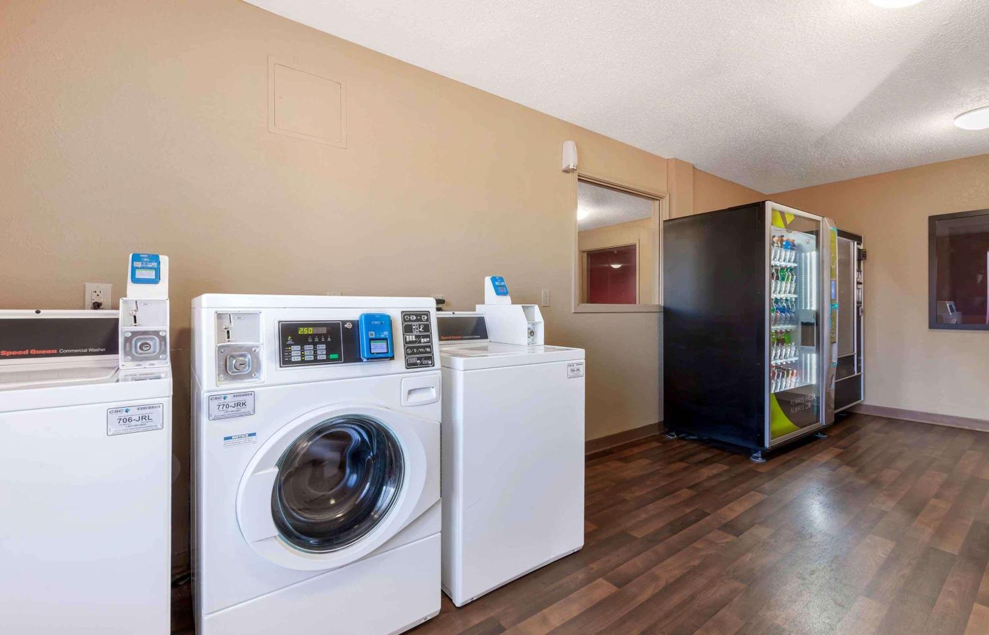 Extended Stay America Select Suites - Rockford - State Street Exteriér fotografie