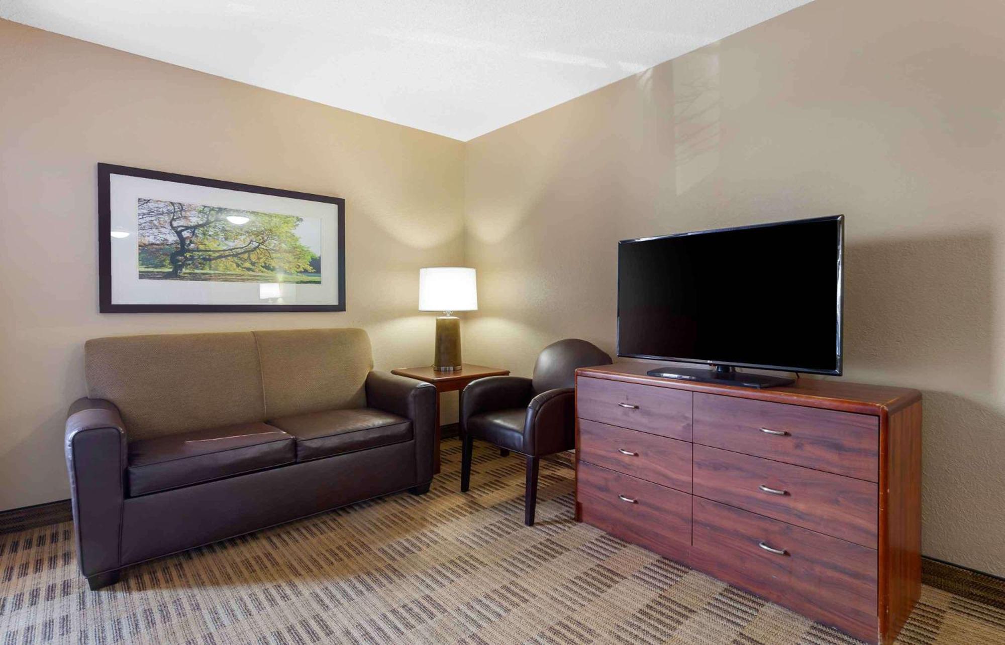 Extended Stay America Select Suites - Rockford - State Street Exteriér fotografie