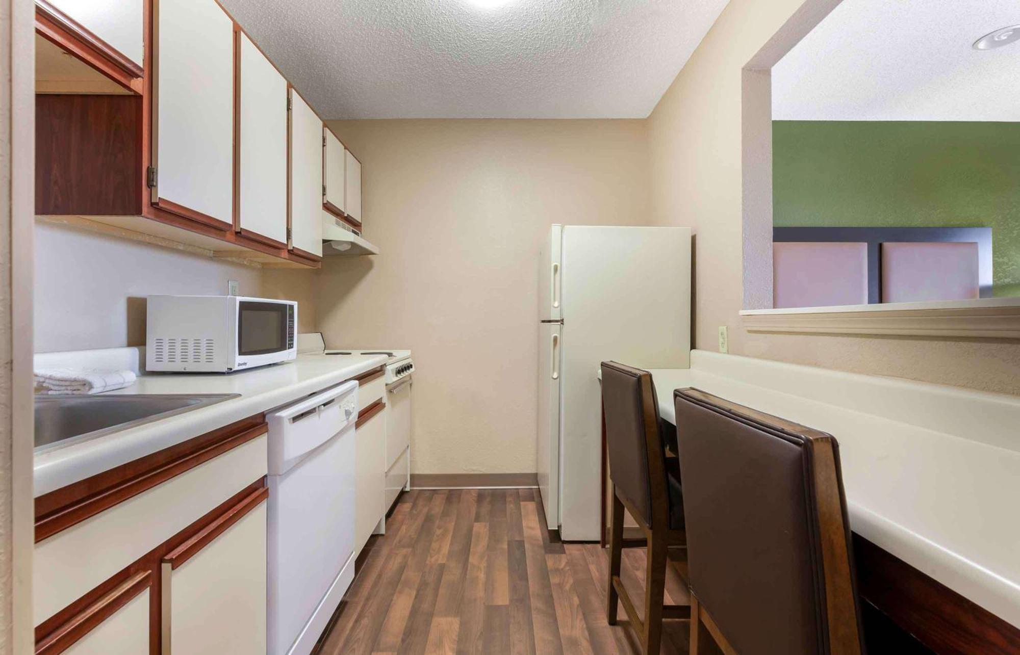 Extended Stay America Select Suites - Rockford - State Street Exteriér fotografie