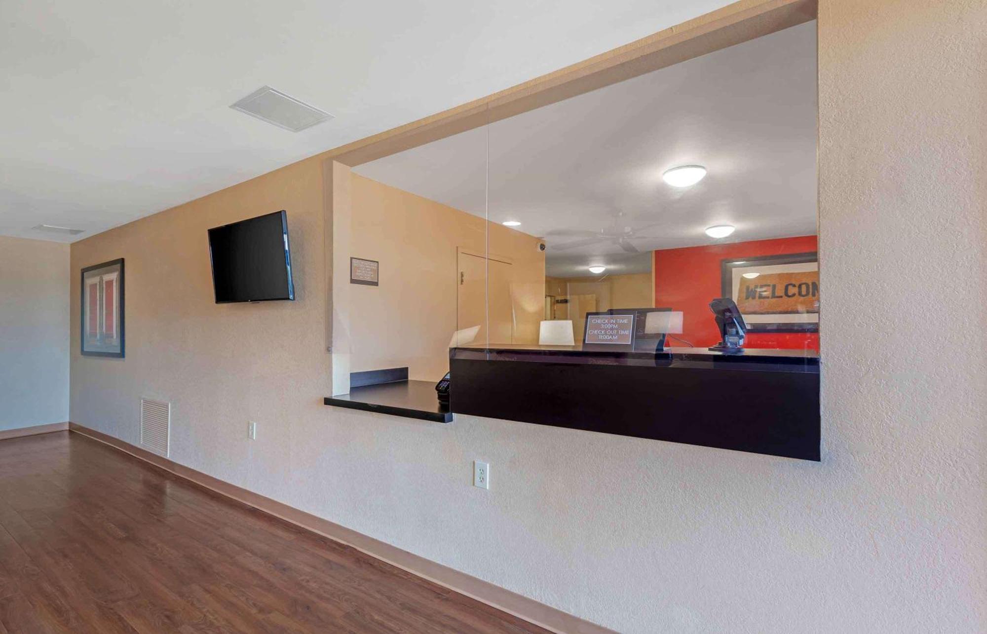Extended Stay America Select Suites - Rockford - State Street Exteriér fotografie