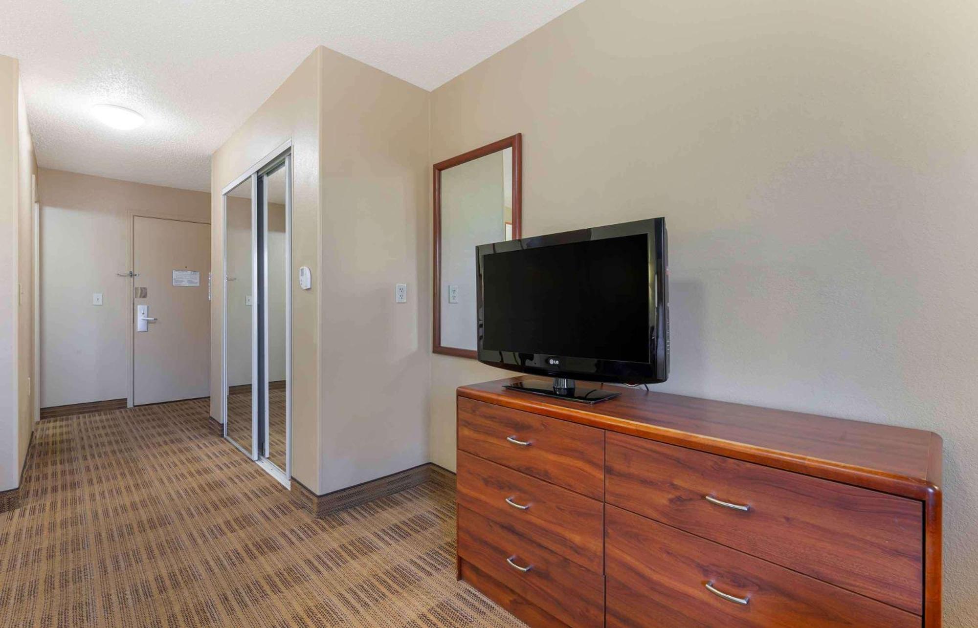 Extended Stay America Select Suites - Rockford - State Street Exteriér fotografie