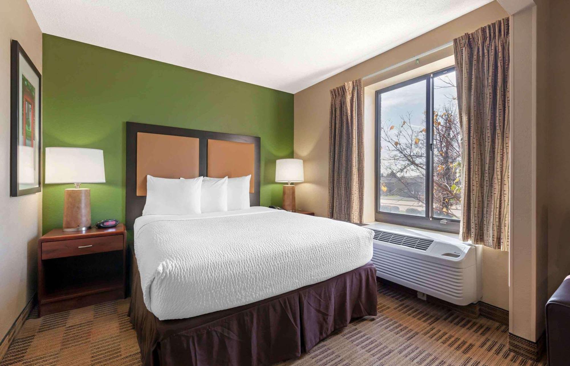 Extended Stay America Select Suites - Rockford - State Street Exteriér fotografie