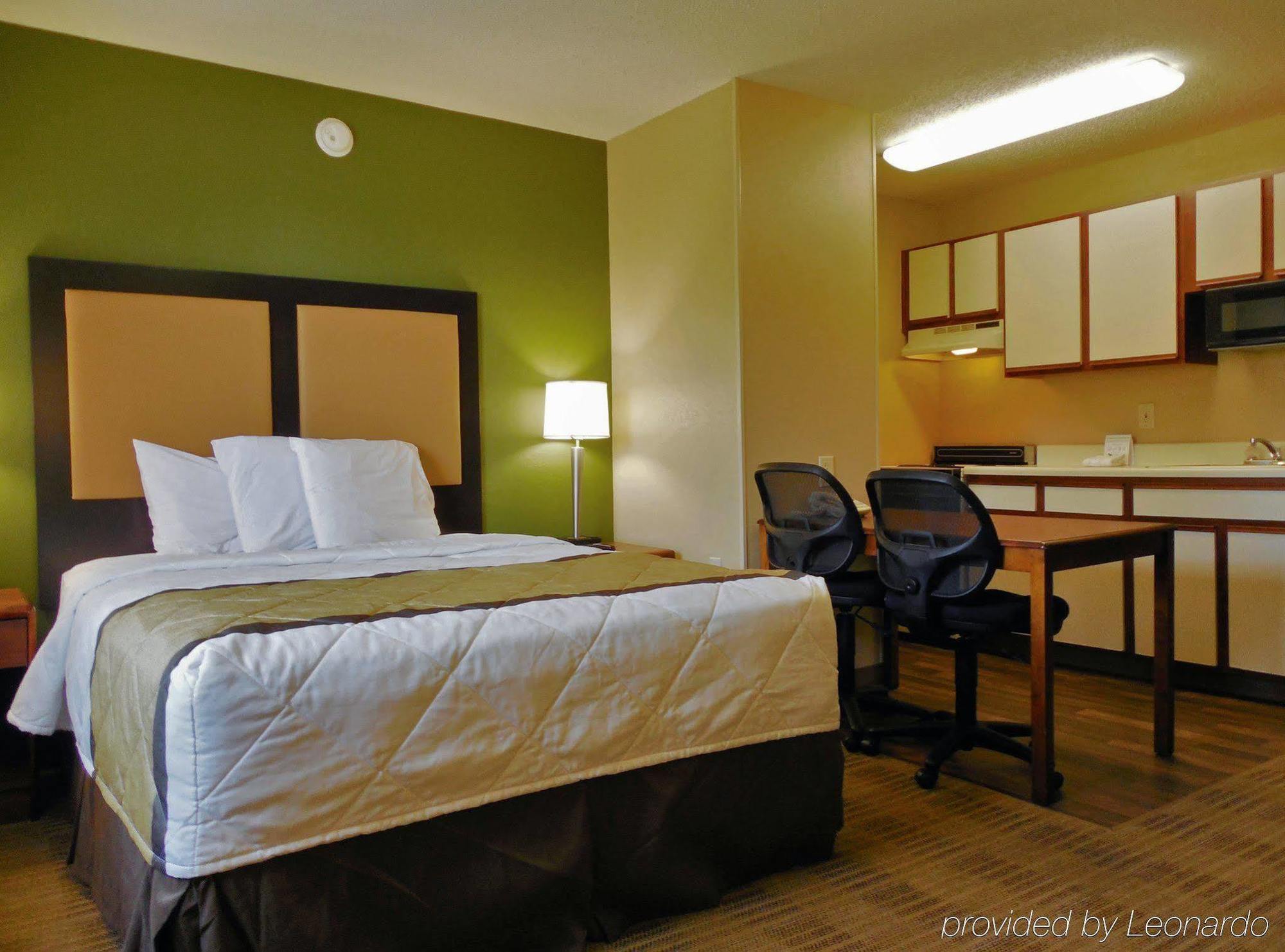 Extended Stay America Select Suites - Rockford - State Street Exteriér fotografie